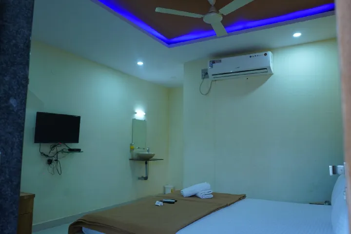 AC Deluxe room with TV